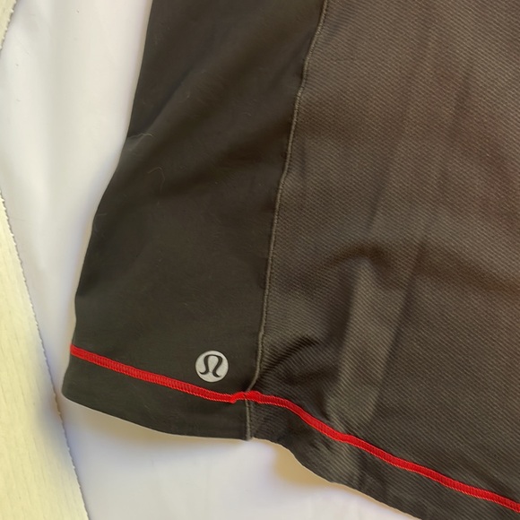 Lululemon spin it to win it tank top. Red and black. Size 8 - Picture 5 of 11